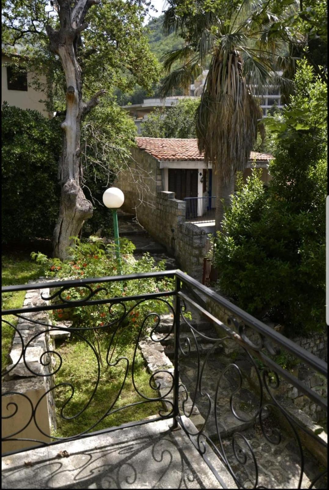 Nerina Apartment Petrovac Bagian luar foto